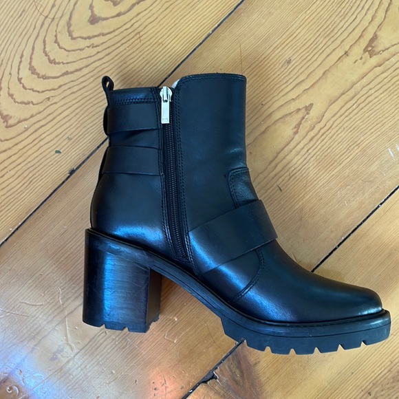 Booties Marc Fisher. Preowned. Excellent Condition. - Picture 8 of 9
